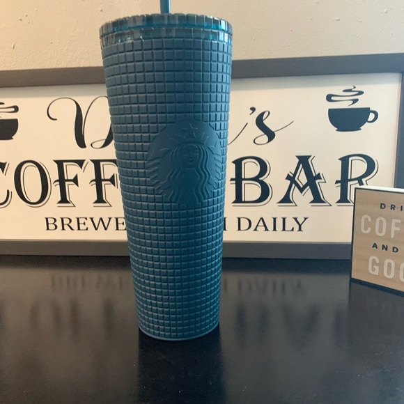 NWT Starbucks Winter 2023 Navy Blue Soft Touch Grid Tumbler 24 oz - Picture 8 of 9